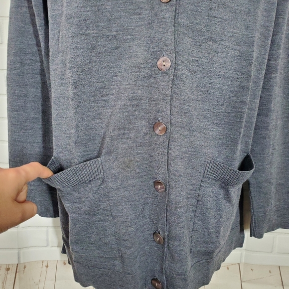 Merino Charter Club Luxury Gray V Neck Button Down Sweater - Picture 4 of 8